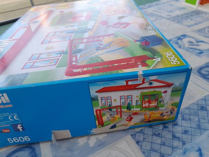 Playmobil citylife 5606 Le jardin d'enfants - photo numéro 6