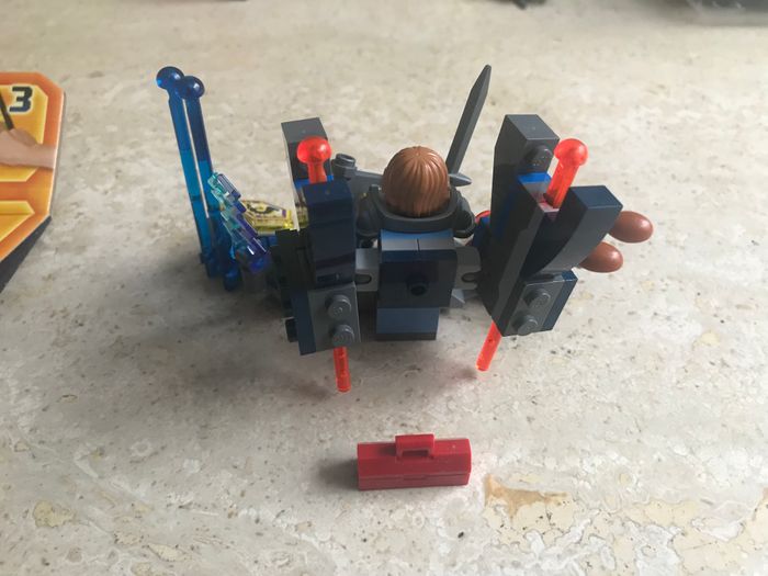 JEU "LEGO NEXO KNIGHTS - ROBIN L'ULTIME CHEVALIER" - photo numéro 4