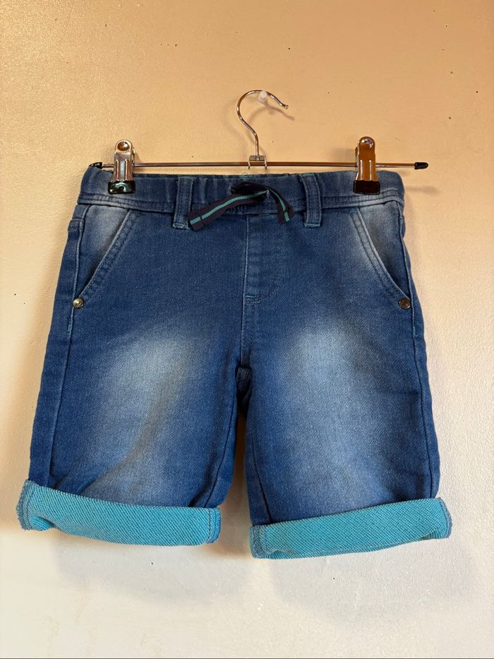 Short garçon taille 104 - photo numéro 1