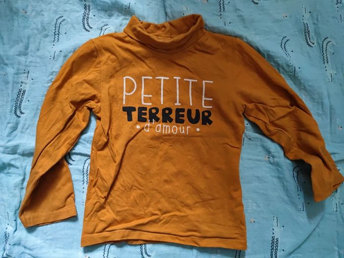 T-shirt manches longues col roulé jaune petite terreur d'amour T.18 mois