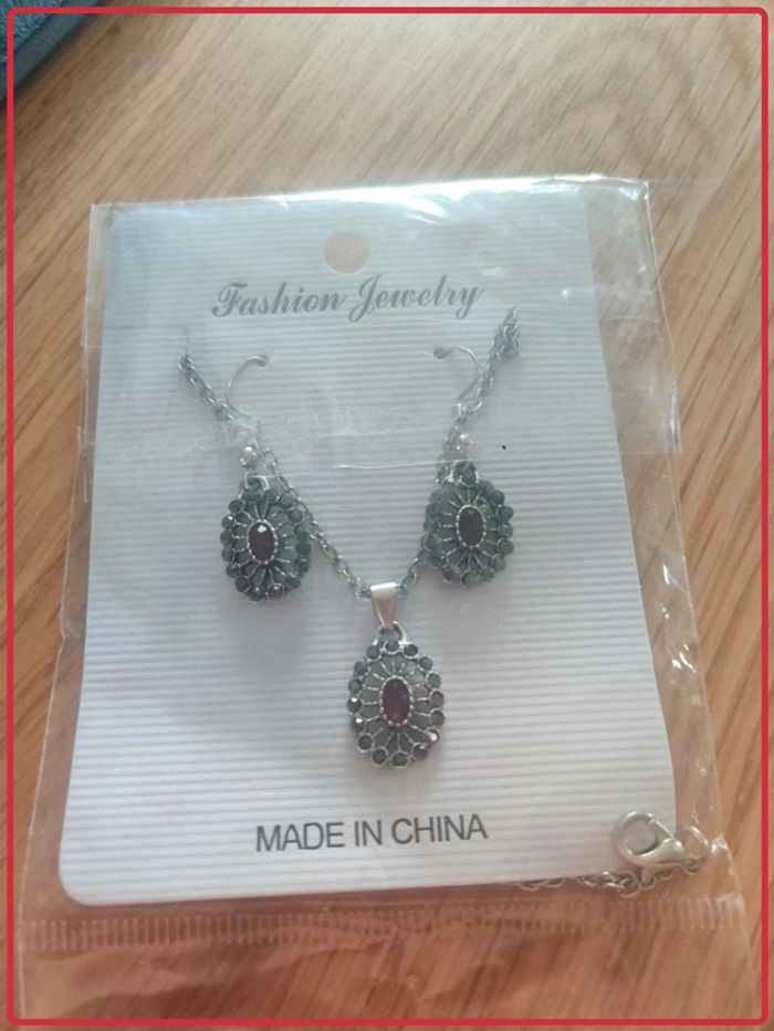 Parure bijoux fantaisie - photo numéro 2