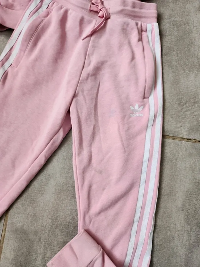 Ensemble jogging adidas taille 7/8 ans - photo numéro 3