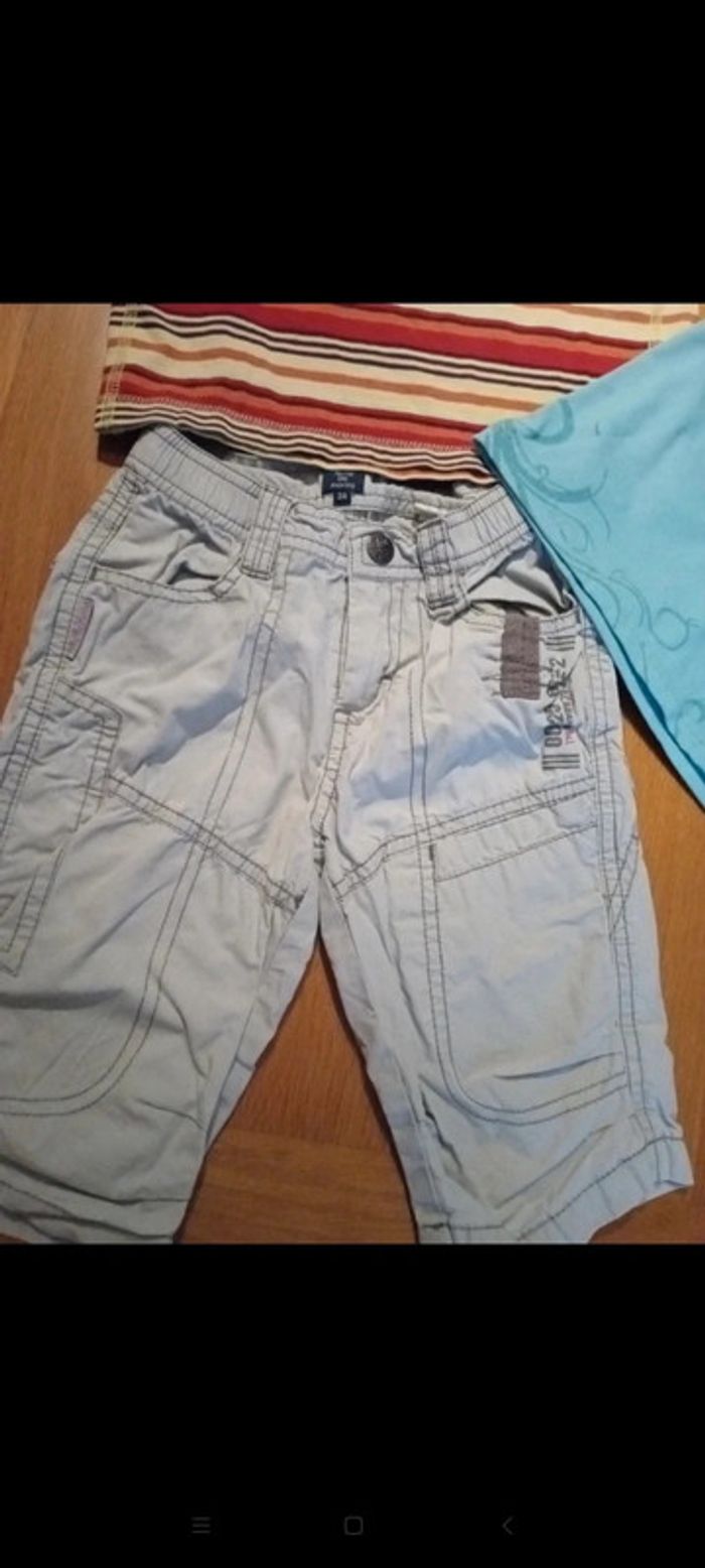 Lot de 1 bermuda et 2 t-shirts taille 3 ans en très bon état. - photo numéro 2