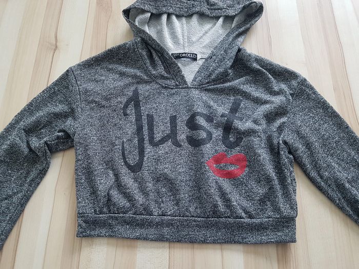 Sweat court stylé à capuche 12 ans