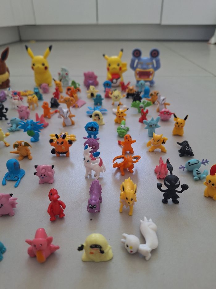 Lot de 96 minis figurines pokemon + 6 plus grandes : pikachu, salameche, bulbizare ... - photo numéro 3