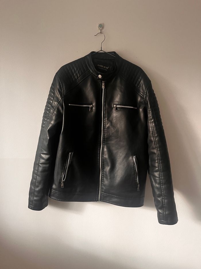 Il est de très bonne qualité et je ne l'ai utilisé qu'une seule fois.