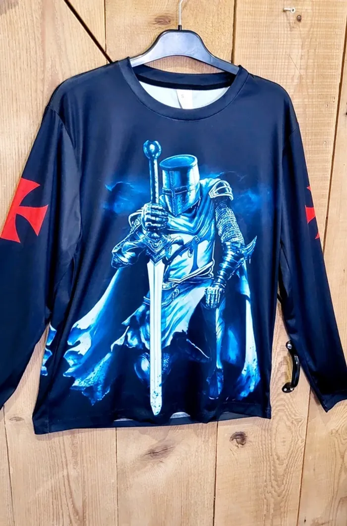 T-shirt manche longue chevalier médiéval / croix templier – Taille S - Très bon état - Noir - photo numéro 4