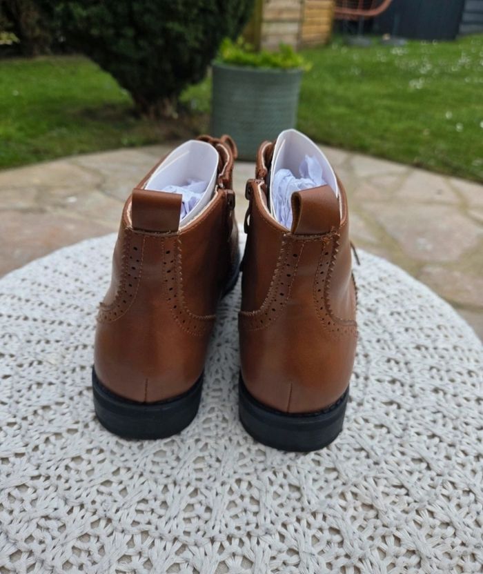 Superbe derbies camel taille 37 - photo numéro 4