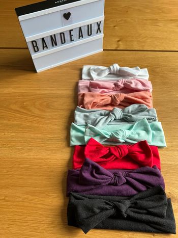Lot de 8 bandeaux extensibles en coton (différentes couleurs) - Dés 3 mois