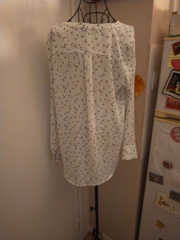 Jolie blouse blanche avec motif sympa - photo numéro 9
