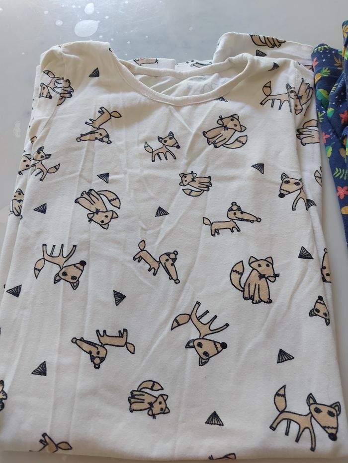 2 chemise de nuit 6/8 ans