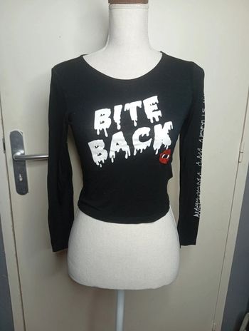 Jolie haut taille 146/152 cm