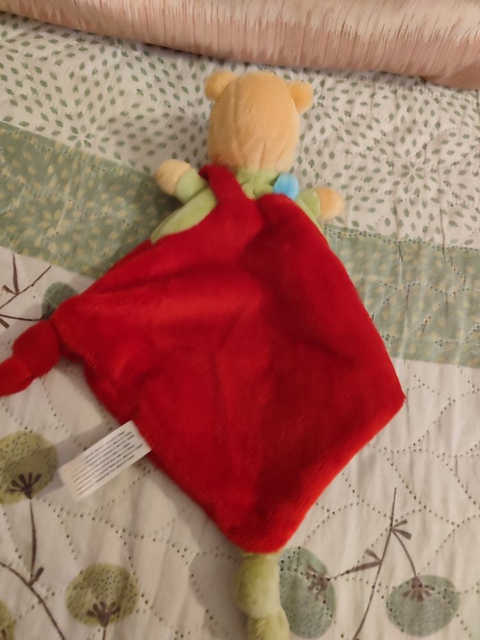 Doudou Winnie rouge - photo numéro 3