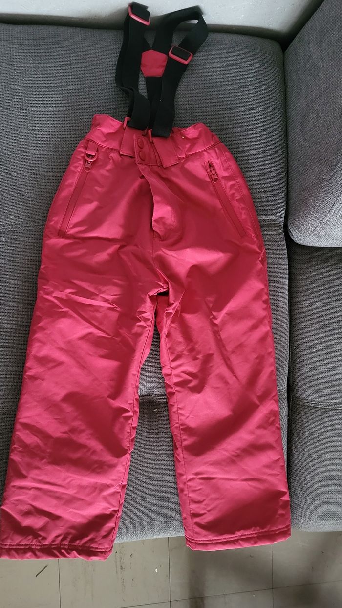 Salopette de ski neuf taille 6 a 7 ans - photo numéro 2