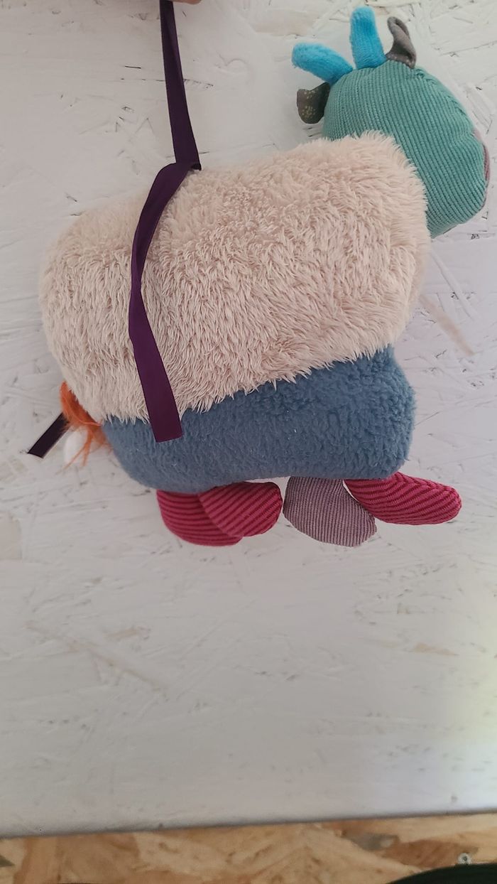 Doudou Vache peluche Musicale Les Jolis pas Beaux Moulin Roty - photo numéro 2