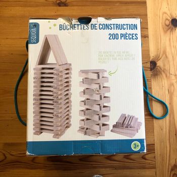 200 bûchettes de construction