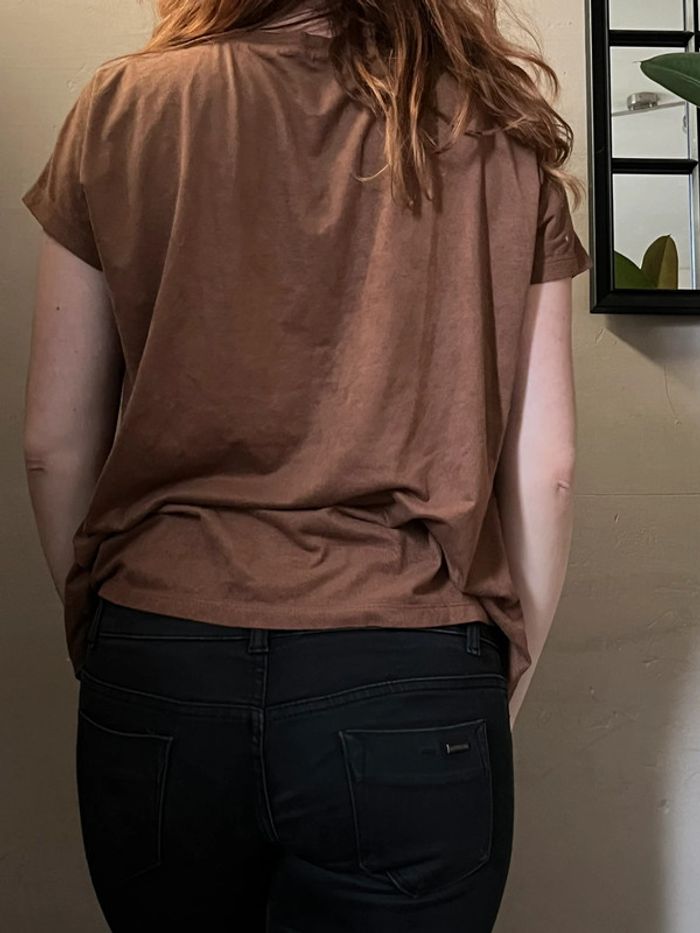 Haut manches courtes marron type velour - photo numéro 7