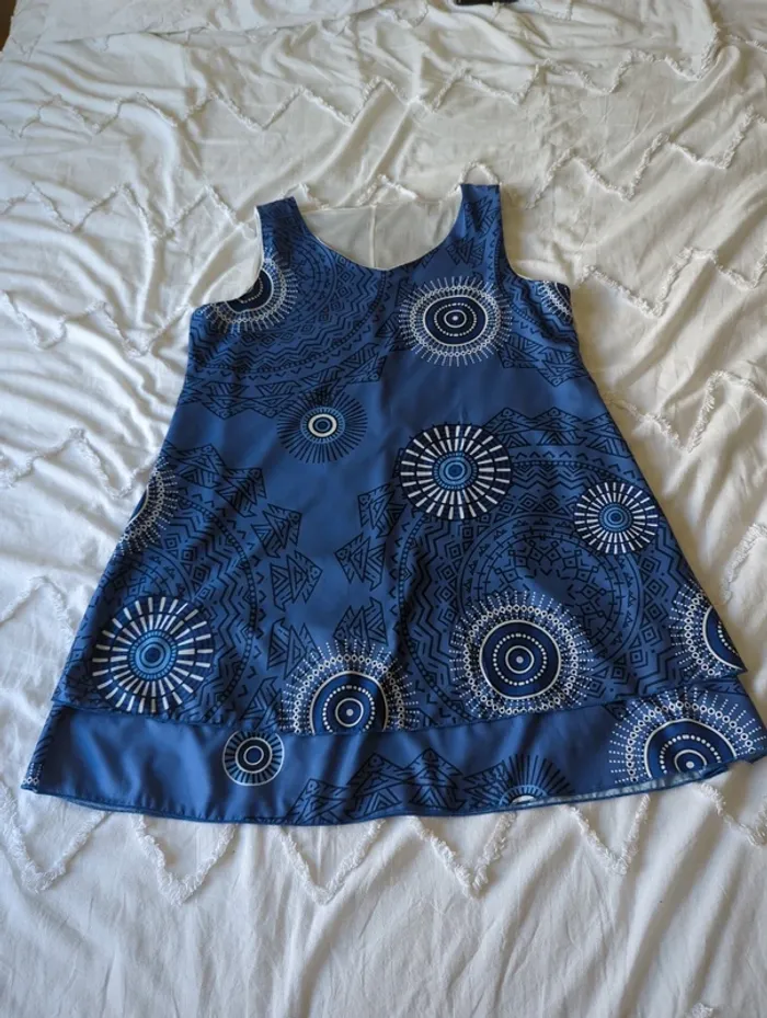 Robe courte d été doublée taille L neuve