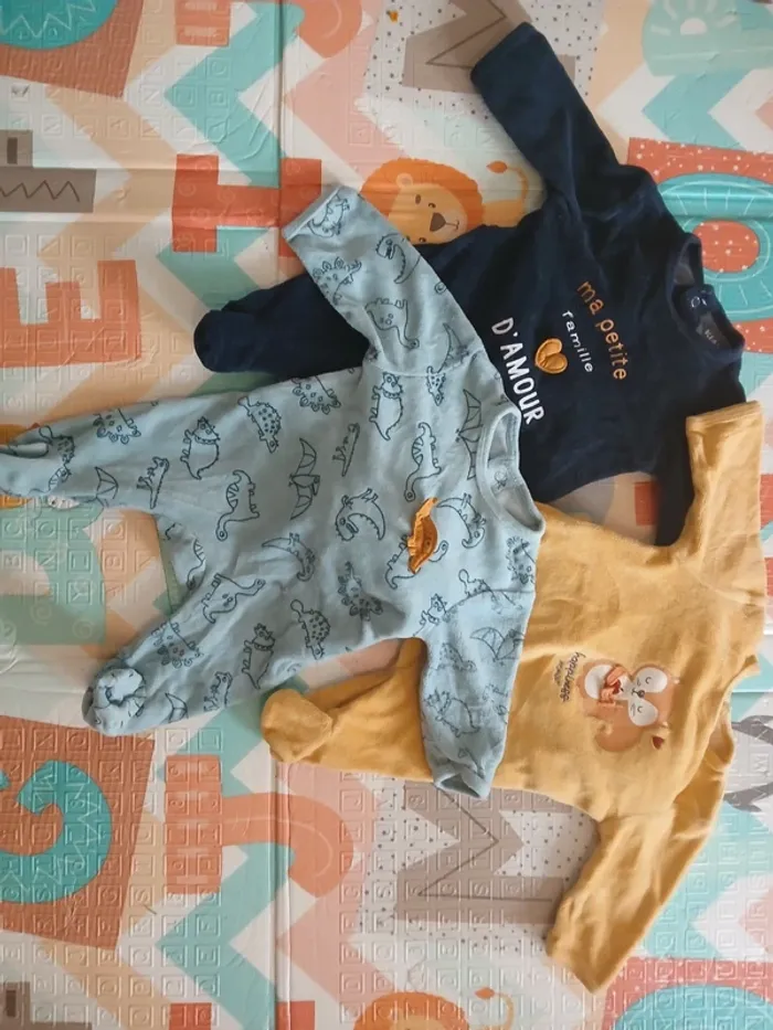 Lot pyjamas 1mois