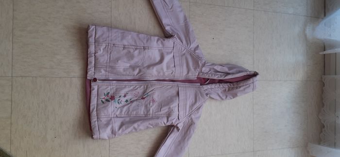 Un manteau fille  taille 4ans - photo numéro 2