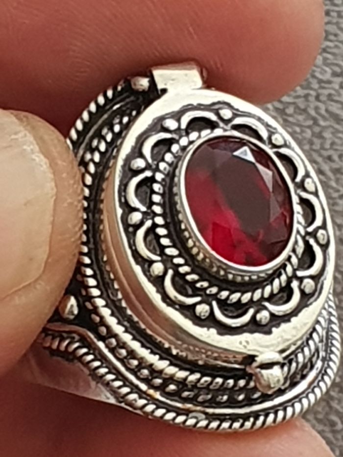 Bague poison rubis en argent vintage - photo numéro 4