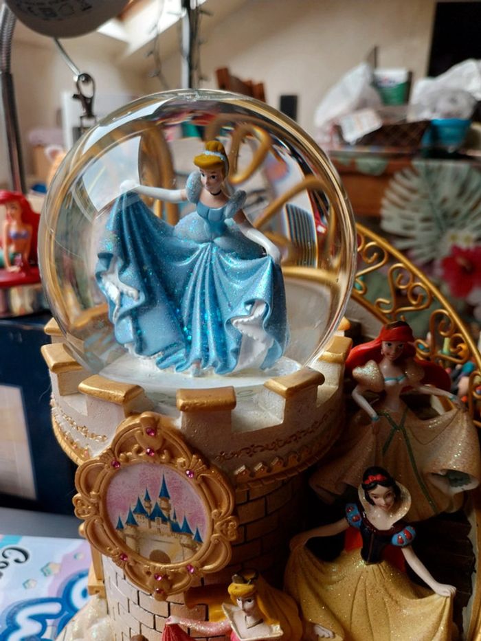 Snowglobe disney disneyland Paris princesses musical - photo numéro 2