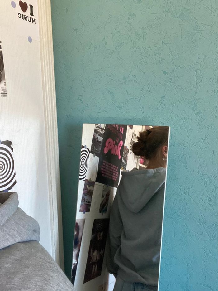 sweat shirt a capuche gris - photo numéro 3