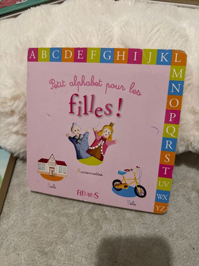 Lot 6 livres pour fille très bon état - photo numéro 6