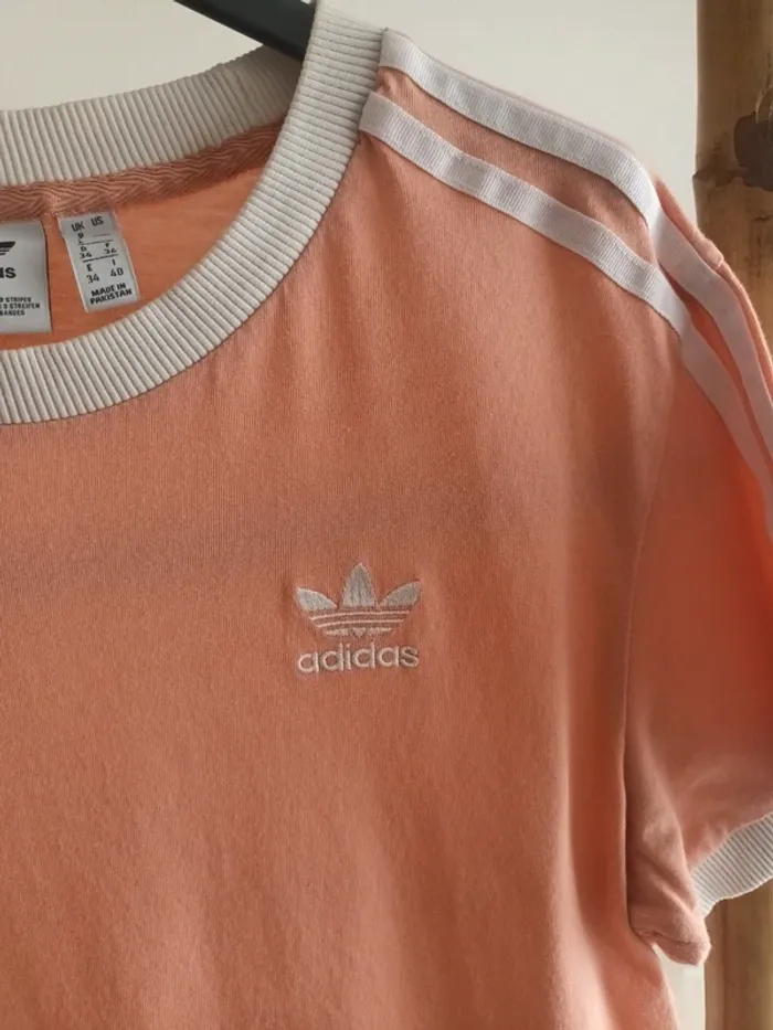 T-shirt rose et blanc Adidas taille 36 - photo numéro 3