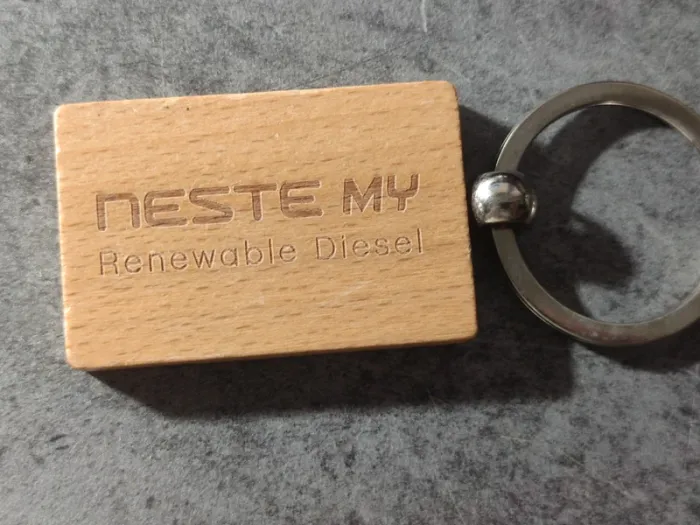 Porte clé bois neste my renewable Diesel