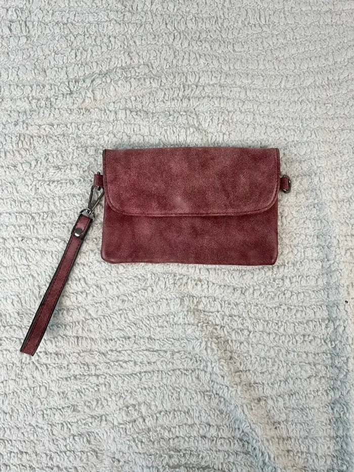 Pochette Eternel en suédine bordeaux - petite sacoche 21x14 cm