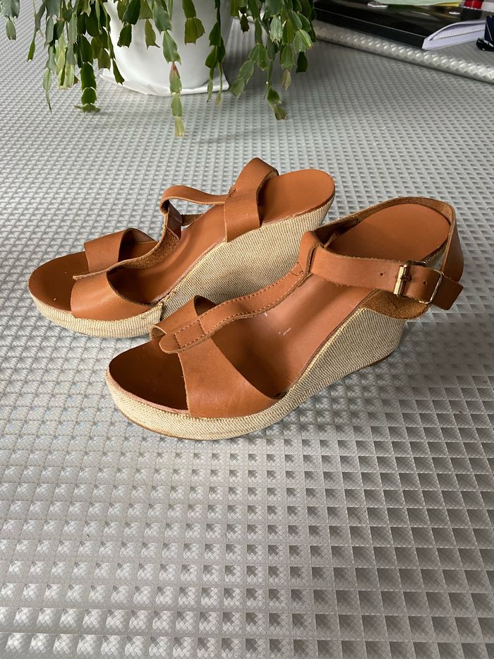 Chaussures compensées à lanières - photo numéro 3