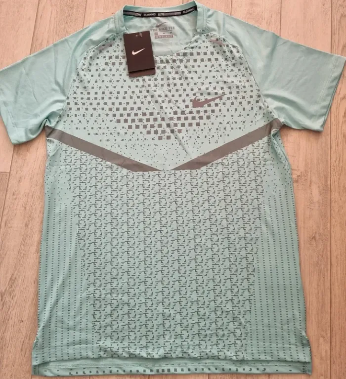 T-shirt running nike pour femme - photo numéro 2
