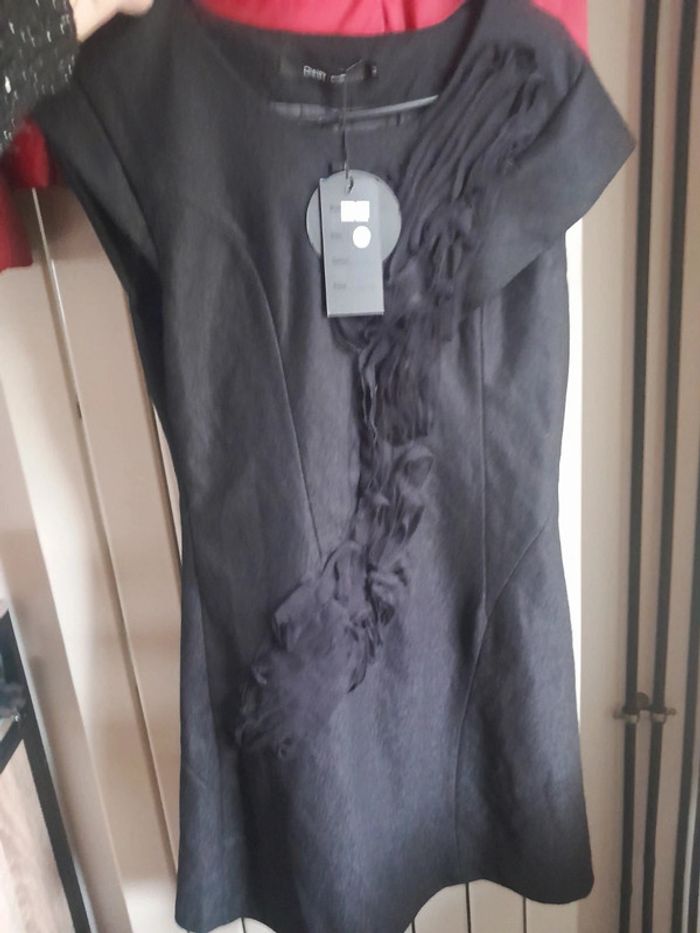 Robe neuf disley taille m 🚺 - photo numéro 4