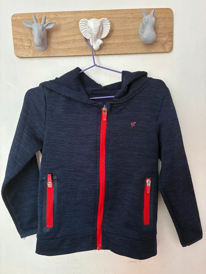 Lot 2 vestes à capuches légères mais chaudes, 2 ans. - photo numéro 10