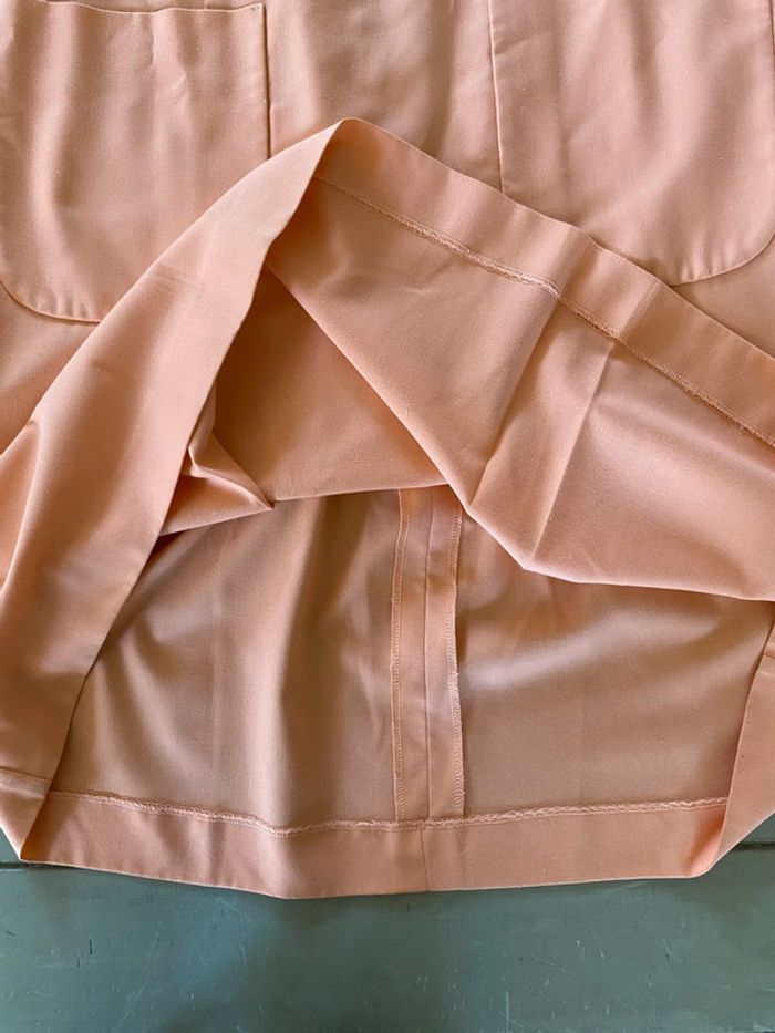 Robe vintage Bragard de service abricot avec broderies taille 40 / 42 - photo numéro 18