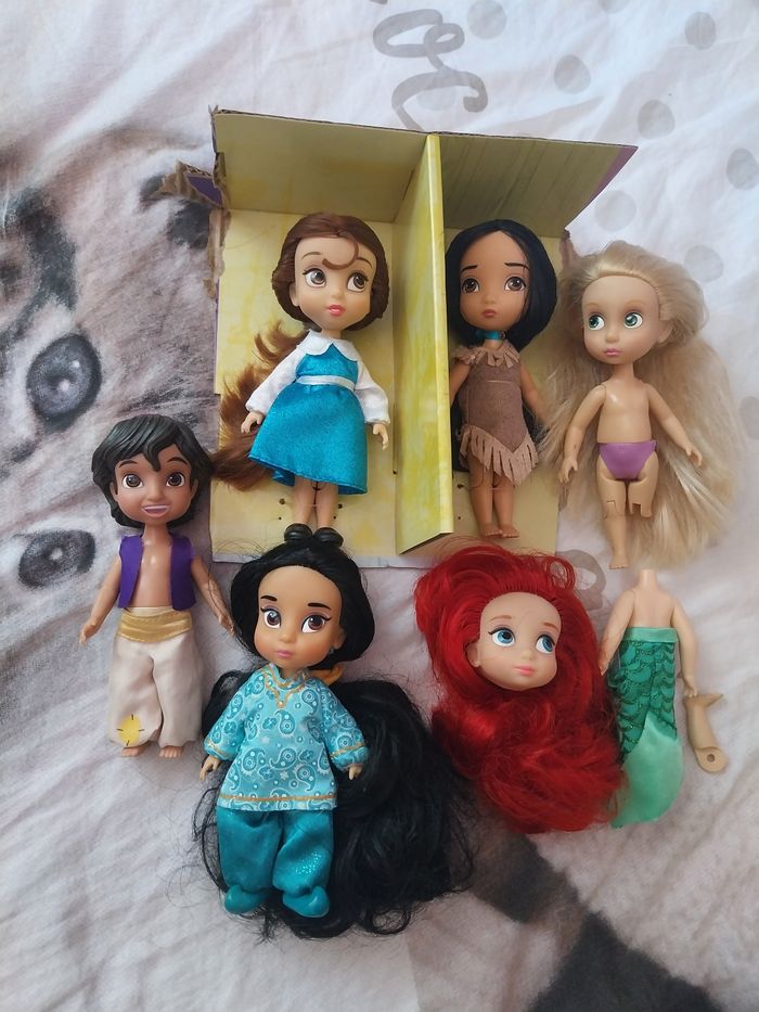 Lot 6 poupées miniatures Animators Princesses Disney Mini-Animators Aladdin Jasmine Pocahontas Belle Ariel Raiponce