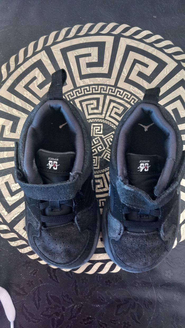 Baskets jordan pointure 23.5 - photo numéro 2