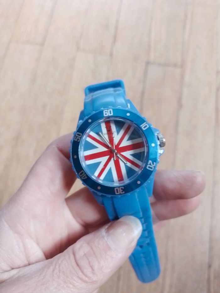 Montre bleu drapeaux Anglais 🇬🇧 - photo numéro 3