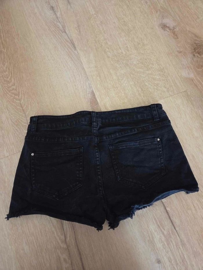 short Jennyfer noir taille S - photo numéro 2
