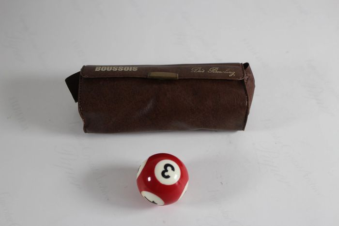 Dés de bowling x4 avec étui.