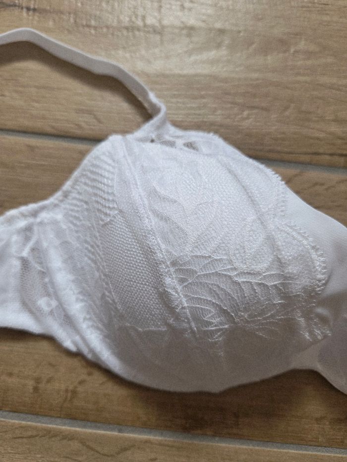 Soutien gorge chandelle 85 D - photo numéro 3