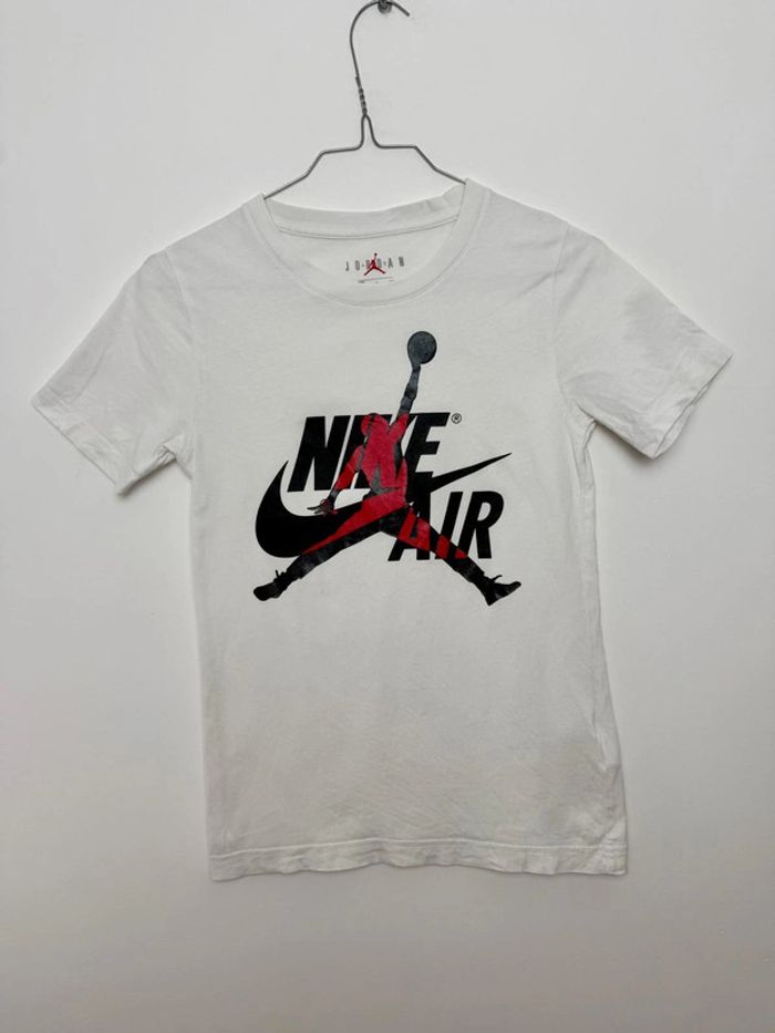 T-shirt Jordan Nike Air garçon 8-10 ans blanc super état