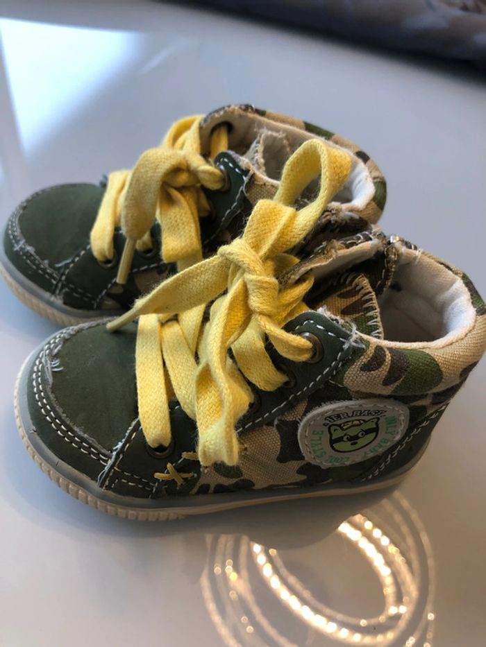 Chaussure garçon bébé 🌺 taille 19 tissaia