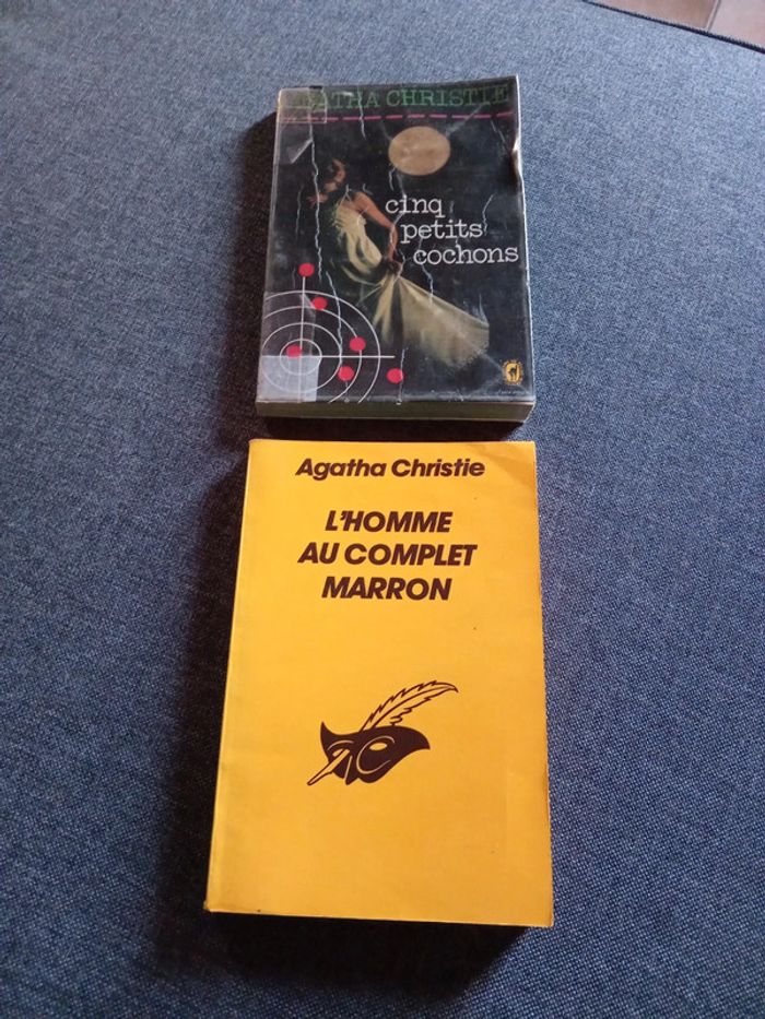Lot de 2 livres de poche Agatha Christie