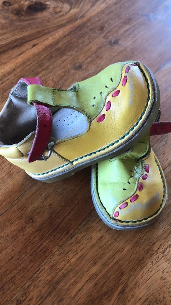 Nus-pieds sandales fille taille 20