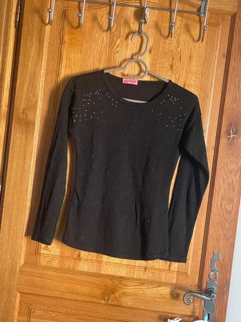 Petit pull à strass