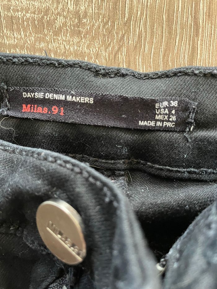 Pantalon noir troués taille XS - photo numéro 4