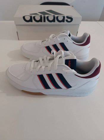 Basket Adidas courtbeat 44 neuve