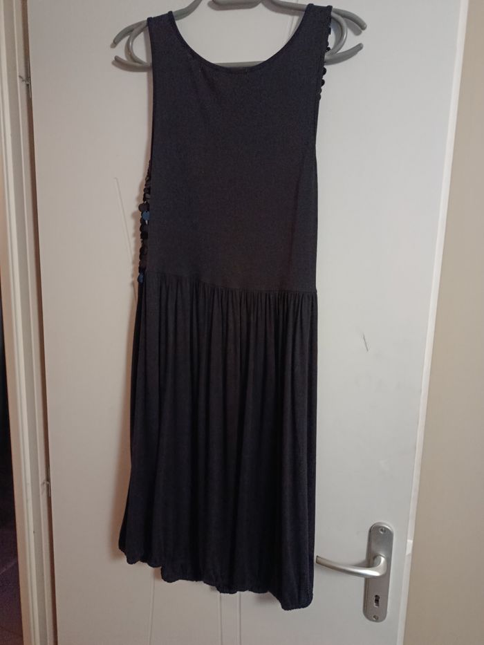Robe noire à paillettes - photo numéro 2